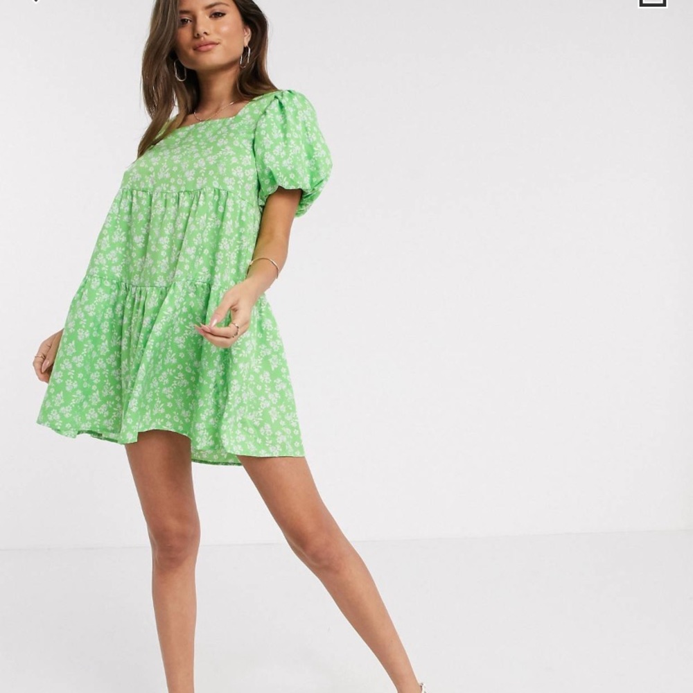 Puff sleeve dress in green